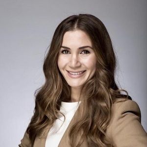 Meet your Posher, Elina